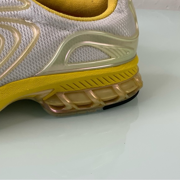 Nike Zoom Air Vapor series running iridescent trim sneaker white yellow SZ 7 EUC - Picture 10 of 16